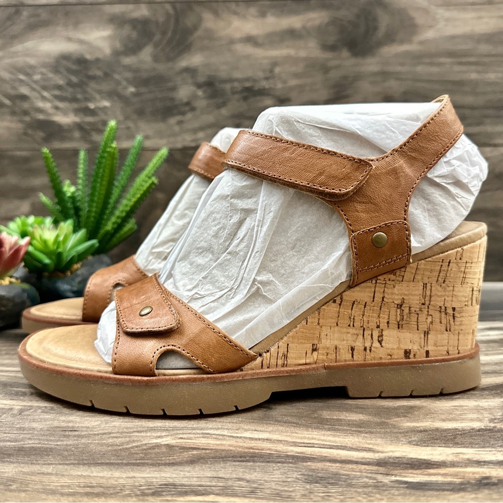 NIB Sofft Cyndy Strappy Wedge Leather Sandal Luggage Tan 9M 40 - Picture 4 of 13